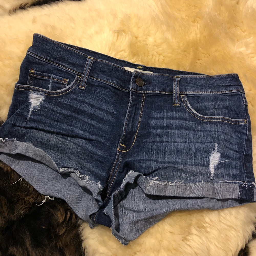 Abercrombie & Fitch mid-rise shorts